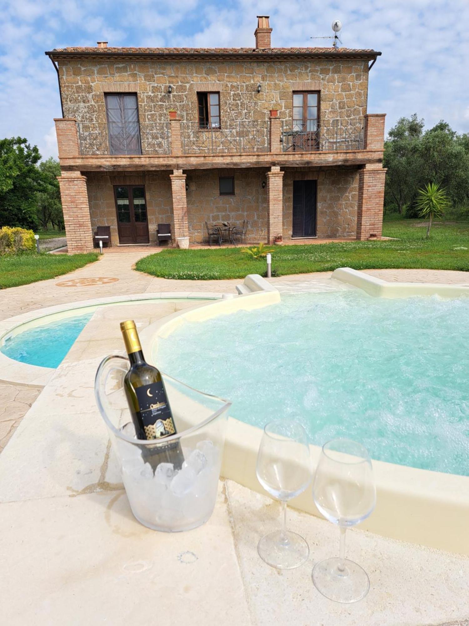 Agriturismo Tenuta Roccaccia Pitigliano Bagian luar foto